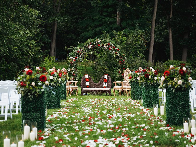 Những mẫu cổng hoa cưới ấn tượng, sang trọng