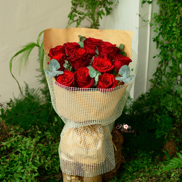 Cách cắm hoa hồng đơn giản nhưng vẫn tôn lên vẻ đẹp của hoa